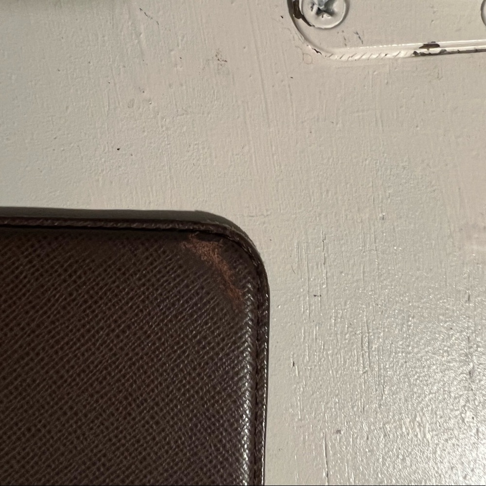 Louis Vuitton iPhone X/XS Folio - Picture 9 of 9